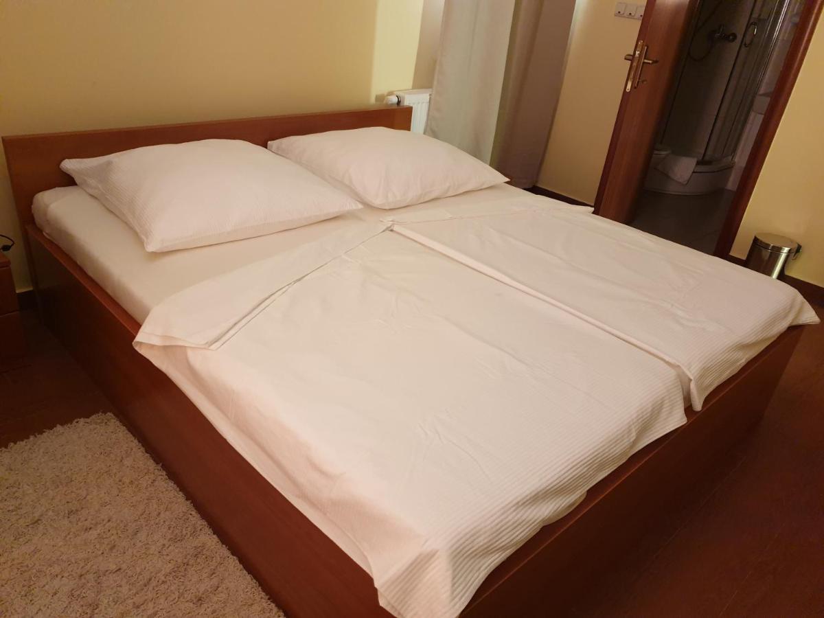 Hotel Roski Slap เดอร์นิช ภายนอก รูปภาพ